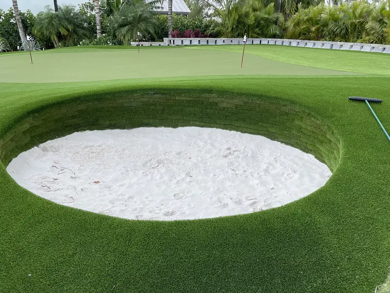 Custom putting green